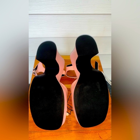 Women NWT No Boundaries Pink Grommet Heel Studs strap S11 Y2K vintage inspired - Picture 5 of 5